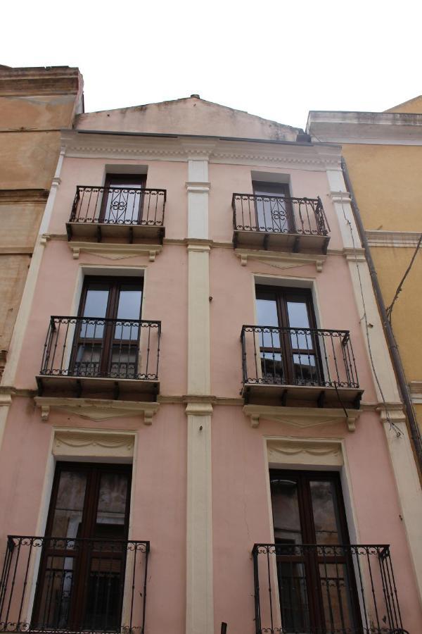 Via Cavour 19, Appartamento Del Conte イグレージアス エクステリア 写真