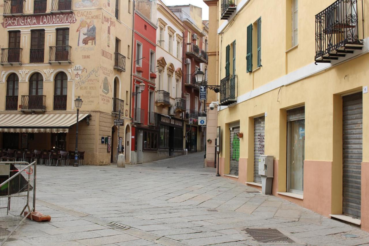 Via Cavour 19, Appartamento Del Conte イグレージアス エクステリア 写真
