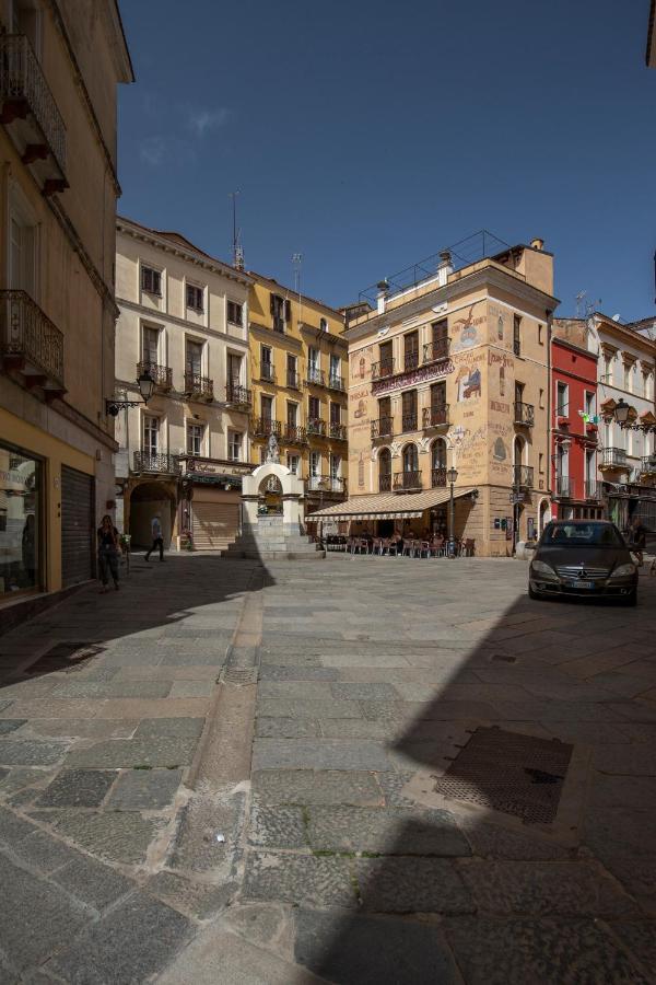 Via Cavour 19, Appartamento Del Conte イグレージアス エクステリア 写真