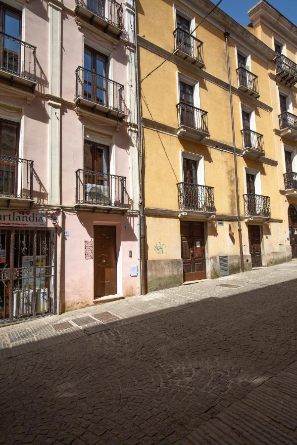 Via Cavour 19, Appartamento Del Conte イグレージアス エクステリア 写真